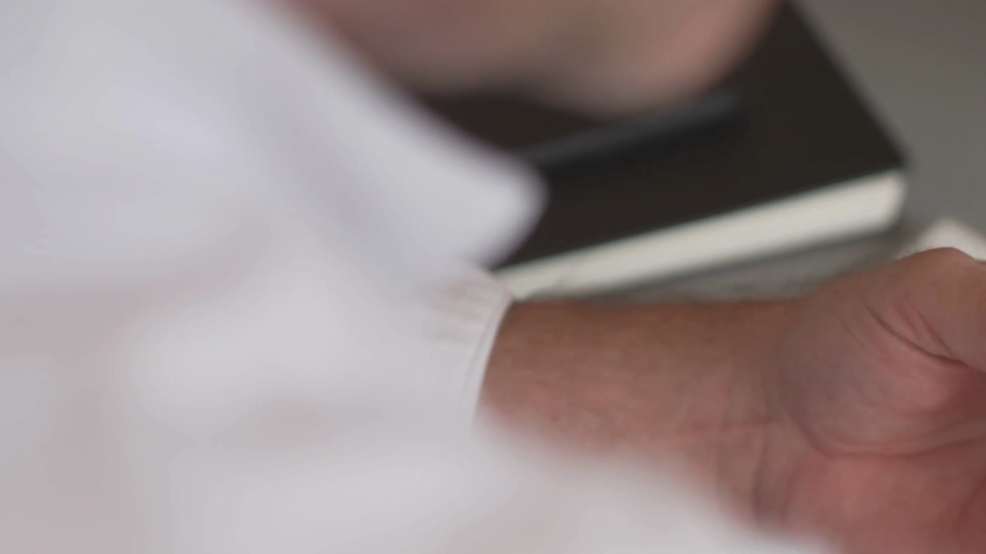 Load video: AYA ROCK  Massager